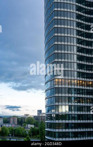 Scala West modernes Bürohochhaus, Teilansicht, Solmsstraße 83, Frankfurt am Main, Hessen, Deutschland Stockfoto