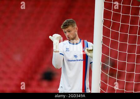 Sheffield, Großbritannien. August 2021. Lukas Jensen #13 von Carlisle United in Sheffield, Vereinigtes Königreich am 8/10/2021. (Foto von Ben Early/News Images/Sipa USA) Quelle: SIPA USA/Alamy Live News Stockfoto