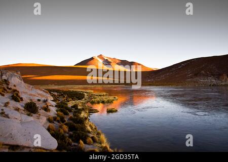 valle de las rocas chile See Morgen Stockfoto