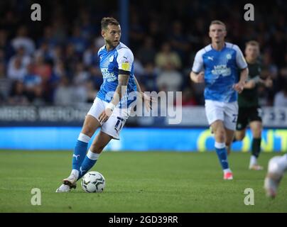 Peterborough, Großbritannien. August 2021. Jorge Grant (PU) beim Spiel Peterborough United gegen Plymouth Argyle EFL Cup, im Weston Homes Stadium, Peterborough, Cambridgeshire. Kredit: Paul Marriott/Alamy Live Nachrichten Stockfoto