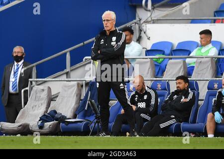 Cardiff, Großbritannien. August 2021. Mick McCarthy Manager von Cardiff City während des Spiels in Cardiff, Vereinigtes Königreich am 8/10/2021. (Foto von Mike Jones/News Images/Sipa USA) Quelle: SIPA USA/Alamy Live News Stockfoto