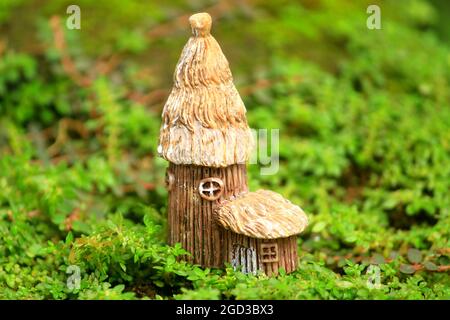 Einzigartiges Zwerghaus in der Fantasiewelt Stockfoto