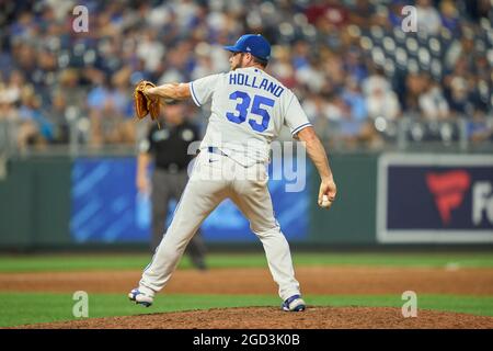 August 9 2021: Kansas City Pitcher Greg Holland (35) wirft während des Spiels mit den New York Yankees und Kansas City Royals, das im Kauffman Stadium in Kansas City Mo. David Seelig/Cal Sport Medi stattfand, einen Pitch Stockfoto
