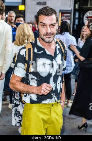 London, Großbritannien. August 2021. Jake Maskall nimmt an der Press Night für „The Windsors: Endgame“ im Prince of Wales Theatre in London Teil. (Foto von Brett Cove/SOPA Images/Sipa USA) Quelle: SIPA USA/Alamy Live News Stockfoto