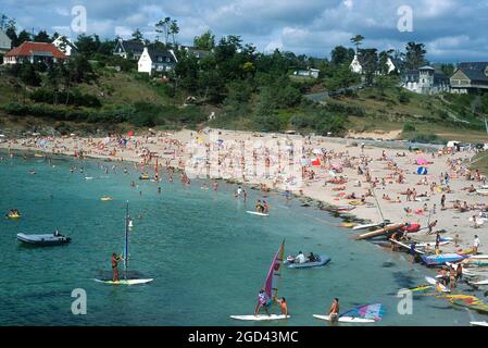 FINISTERE (29) BRETAGNE, KERFANY LES PINS, SEIN STRAND, FRANKREICH Stockfoto