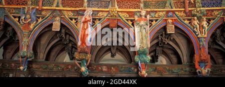 FRANKREICH, MORBIHAN (56), DIE FAOUET, CHAPELLE SAINT FIACRE UND SEINE AUSSERGEWÖHNLICHE POLYCHROME HÖLZERNE ROOD SCREEN (1480) HAT SEINEN AUTOR, OLIVIER LO VERDIENT Stockfoto