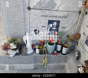 Los Angeles, Kalifornien, USA 9. August 2021 EIN allgemeiner Blick auf die Atmosphäre des Grabes von Teddy Smith Grasset auf dem Hollywood Forever Cemetery am 9. August 2021 in Los Angeles, Kalifornien, USA. Foto von Barry King/Alamy Stockfoto Stockfoto