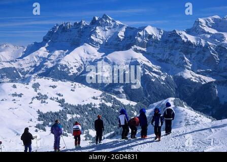 FRANKREICH. HAUTE-SAVOIE (74) REGION CHABLAIS. AVORIAZ. VON CHAVANETTE PASS ÜBERSICHT ÜBER DIE SCHWEIZ UND DEN DENTS BLANCHES GIPFEL Stockfoto