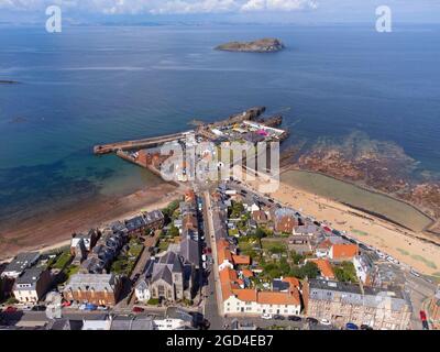 Luftaufnahme von der Drohne von North Berwick in East Lothian, Schottland, Großbritannien Stockfoto