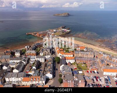 Luftaufnahme von der Drohne von North Berwick in East Lothian, Schottland, Großbritannien Stockfoto
