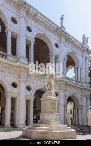 Geographie / Reisen, Italien, Venetien, Vicenza, Vicenza, Piazzetta Palladio, Denkmal Andrea Palladio, ZUSÄTZLICHE-RIGHTS-CLEARANCE-INFO-NOT-AVAILABLE Stockfoto