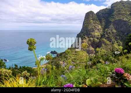 Geographie / Reisen, Portugal, Madeira, Nordküste, Blick vom Miradouro Sao Cristovao auf Boaventura, ZUSÄTZLICHE-RIGHTS-CLEARANCE-INFO-NOT-AVAILABLE Stockfoto