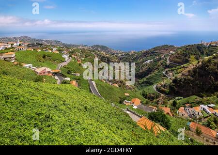 Geographie / Reisen, Portugal, Madeira, Levada do Norte, Blick auf Estreito de Camara do Lobo, ZUSÄTZLICHE-RIGHTS-CLEARANCE-INFO-NOT-AVAILABLE Stockfoto