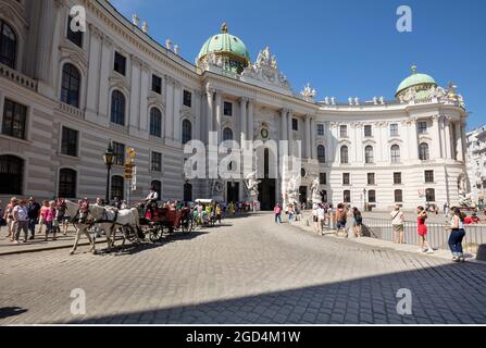 Geographie / Reisen, Österreich, Wien, Hofburg, Michaelertrakt (Miacheler-Sektion), ADDITIONAL-RIGHTS-CLEARANCE-INFO-NOT-AVAILABLE Stockfoto