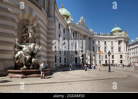 Geographie / Reisen, Österreich, Wien, Hofburg, Michaelertrakt (Miacheler-Sektion), ADDITIONAL-RIGHTS-CLEARANCE-INFO-NOT-AVAILABLE Stockfoto