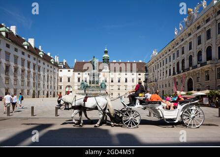 Geographie / Reisen, Österreich, Wien, Hofburg, Amalienburg, Innenhof-Platz, ZUSÄTZLICHE-RECHTE-CLEARANCE-INFO-NICHT-VERFÜGBAR Stockfoto