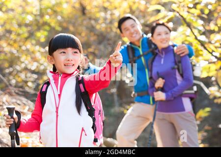 Happy Family wandern Stockfoto