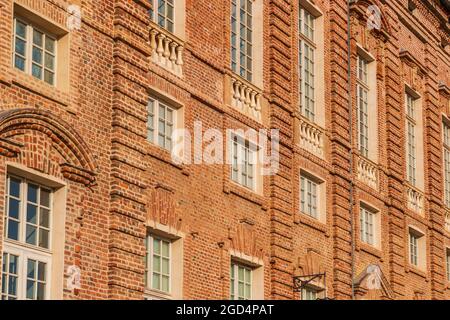 Einige Details des Parks und der Außenfassade des Savoy Royal Palace von Venaria reale, etwas außerhalb von Turin Stockfoto