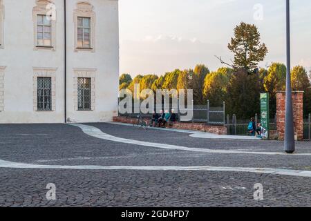 Einige Details des Parks und der Außenfassade des Savoy Royal Palace von Venaria reale, etwas außerhalb von Turin Stockfoto