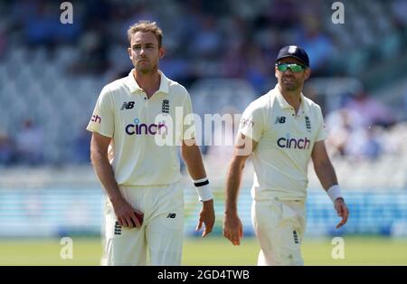 Aktenfoto vom 03-06-2021 von Stuart Broad (links) und James Anderson aus England. Ausgabedatum: Mittwoch, 11. August 2021. Stockfoto