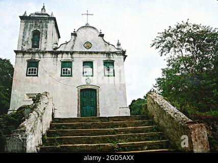 Landschaft mit Panoramablick auf Paróquia Nossa Senhora da Conceição eine alte Gemeinde in Ilha Grande do Piauí, Rio de Janeiro Brasilien. Stockfoto