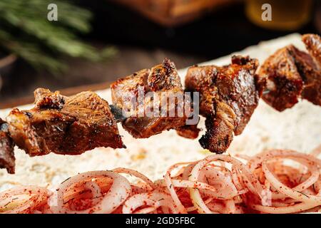 Gegrillte schaschlik-Spieße mit georgianischem Hammelfleisch Stockfoto