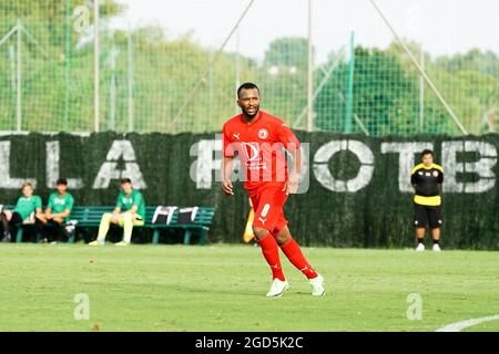 Marbella, Spanien. August 2021. Ahmed Fathy beim Freundschaftsspiel des Al Arabi SC gegen den AD Ceuta FC im Marbella Football Center in Marbella.Endstand: Al Arabi SC 3-2 AD Ceuta FC Credit: SOPA Images Limited/Alamy Live News Stockfoto