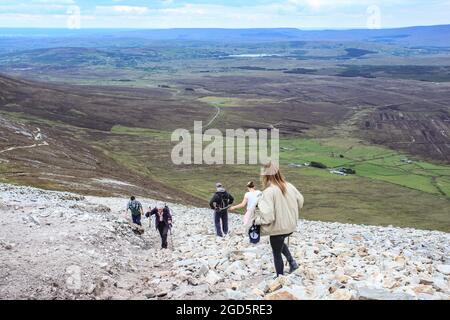 Die Trommeln von Clew Bay und die Pilger und Touristen von Croagh Patrick Stockfoto