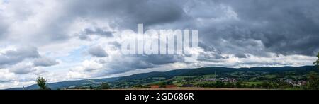 Hochauflösende Panoramabilder des Spessart in Süddeutschland und des Bergiegen-Gebiets Stockfoto