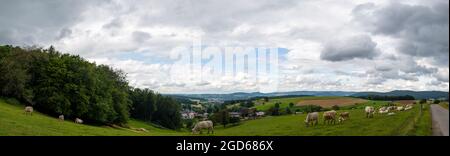 Hochauflösende Panoramabilder des Spessart in Süddeutschland und des Bergiegen-Gebiets Stockfoto