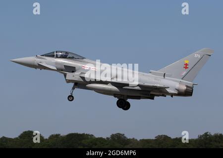 RAF Typhoon FGR4 ab 41 qm Landung bei RAF Coningsby. Stockfoto