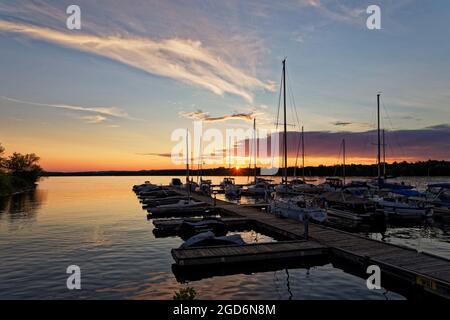 Ottawa Sunset Marina mit Booten Stockfoto