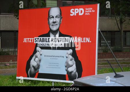 Wahlplakate in der Thielallee in Dahlem, Berlin, Deutschland - 10. August 2021. Stockfoto