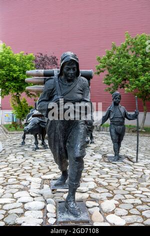 Im öffentlichen Park an der Küste von İnebolu wurde ein Denkmal zu Ehren des Märtyrers Şerife Bacı errichtet. Der Märtyrer Şerife Bacı ist ein Symbol des heldenhaften Türken Stockfoto