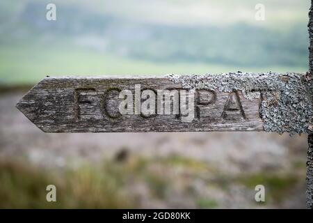 Wegweiser in der Nähe von Kettlewell, Yorkshire Dales National Park, Großbritannien Stockfoto