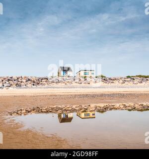 Chalets sue la digue de Sangatte, Côte d'Opale Stockfoto