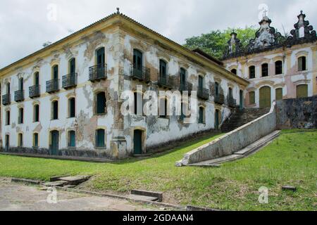 Candeias, Bahia, Brasilien - 11. Oktober 2015: Museu do Recôncavo Wanderley Pinho. Es arbeitet in einem großen Haus, das im Jahr 1760 gebaut wurde. Stockfoto
