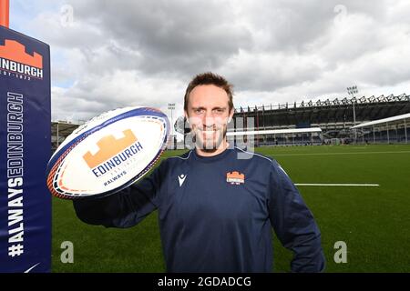 Edinburgh.Schottland Großbritannien.12. August 21. Edinburgh Rugby Head Coach Mike Blair Trainingseinheit im neuen £5.7 m Stadion im Schatten von BT Murrayfield . Kredit: eric mccowat/Alamy Live Nachrichten Stockfoto