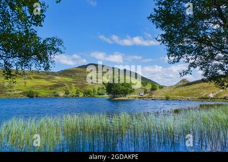 Wunderschönes Loch Tarff, B862, in der Nähe von Fort Augustus, auf der geheimen Südseite von loch Ness, Tourist, Wandern, Besucher, Wandern, Ruhig, unentdecktes, südliches, Loc Stockfoto