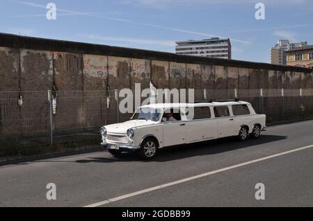 Berlin, Deutschland. August 2021. Teil einer ehemaligen Grenzmauer im Dokumentationszentrum Topographie des Terrors in Berlin, Deutschland, 12. August 2021. Kredit: Ales Zapotocky/CTK Foto/Alamy Live Nachrichten Stockfoto