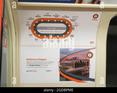 Die U-Bahn von Glasgow ist eine durchgehende Schleife mit Stationen, die je nach Fahrtrichtung als auf dem inneren Kreis oder dem äußeren Kreis beschrieben werden. Stockfoto