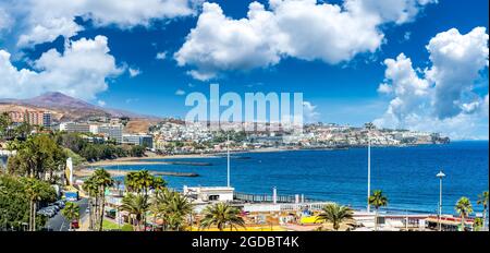 Landschaft mit Maspalomas Dorf und Playa del Ingles auf Gran Canaria, Spanien Stockfoto