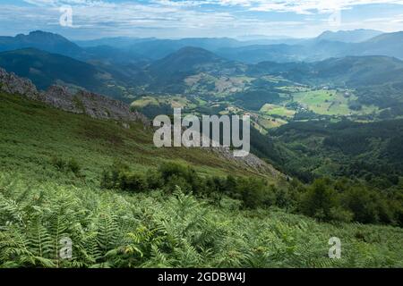 Aramaio-Tal im Baskenland, Spanien Stockfoto
