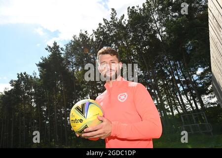 Montag, 15. August 2021 Oriam Sports Centre Edinburgh, Schottland, Vereinigtes Königreich 10. Aug-21 Hearts Craig Halkett Pressekonferenz für Sonntage Premier Sports Cup Spiel gegen Celtic . Kredit: eric mccowat/Alamy Live Nachrichten Stockfoto