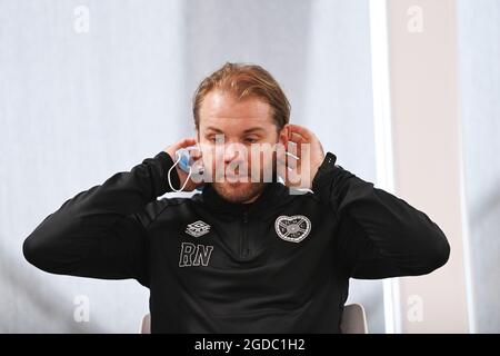 Montag, 15. August 2021 Oriam Sports Centre Edinburgh, Schottland, Großbritannien 10. Aug-21 Hearts Manager Robbie Neilson Pressekonferenz für Sonntage Premier Sports Cup Spiel gegen Celtic . Kredit: eric mccowat/Alamy Live Nachrichten Stockfoto