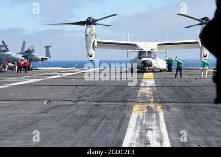 Die V-22 Osprey ist ein sehr beeindruckendes Kipprotorflugzeug und das neue Arbeitspferd für das US-Militär Stockfoto