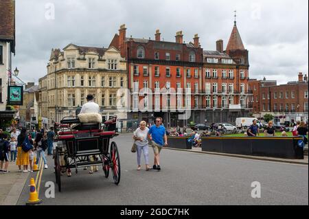 Windsor, Großbritannien. August 2021. Das harte and Garter Hotel, das angeblich zum Crown Estate gehört, bleibt geschlossen und wartet auf neue Mieter. Quelle: Maureen McLean/Alamy Stockfoto