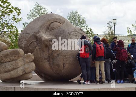 'L´ Écoute' - Henri de Miller - Paris - Frankreich Stockfoto