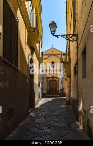 Sorrento, Italien - August 26 2020: Blick auf die Chiesa dei Santissimi Angeli Custodi Stockfoto