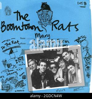 Frontcover der Plattenhülle für die UK 45 rpm Vinyl Single von Mary of the 4th Form von den Boomtown Rats. Herausgegeben auf dem Label Ensign am 11. November 1977. Geschrieben von Bob Geldof und produziert von Robert John lange. Stockfoto